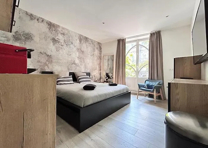 Maison Hyper Centre Maxi 28pers Tour D'auvergne *